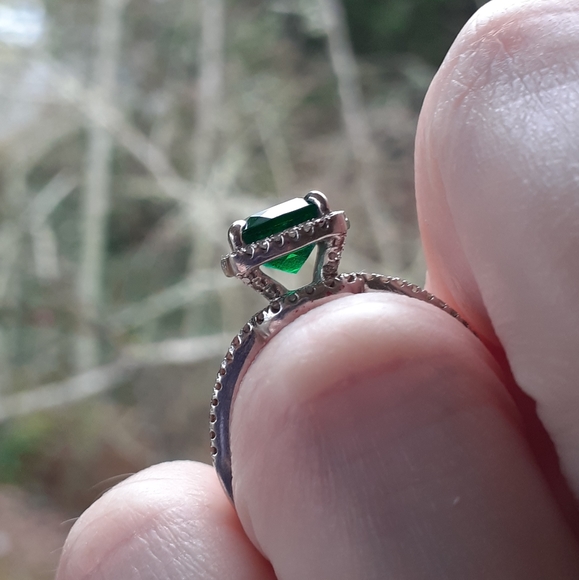 Cushion Emerald Contour Diamond Bridal Set 14kt White Gold - Picture 3 of 7